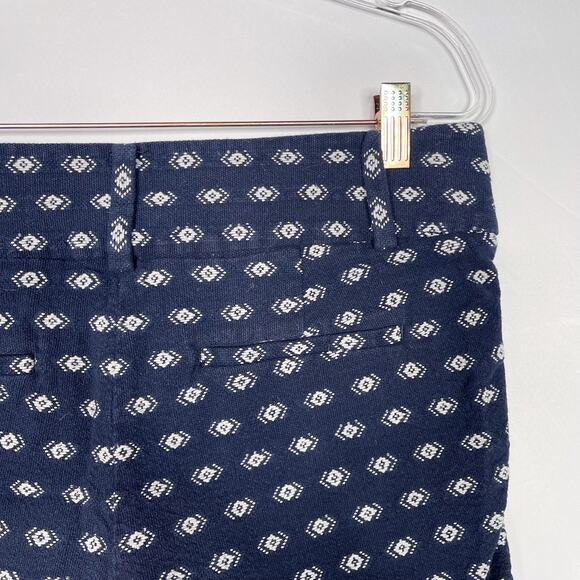 Ann Taylor Size 8 Navy Blue Cream Embroidered Cotton Shorts Flat Front Casual - Picture 5 of 8